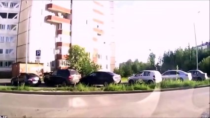 【観覧注意】エグい跳ねられ方‼即死の人身事故‼