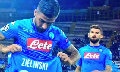 Napolili Insigne Sakatlanan Arkadaşına Jest Yapmak İsterken Yanlış Forma Kurbanı Oldu