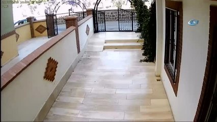 Yüzünü Gizleyen Hırsızı Kameralardaki Yürüyüşü Yakalattı