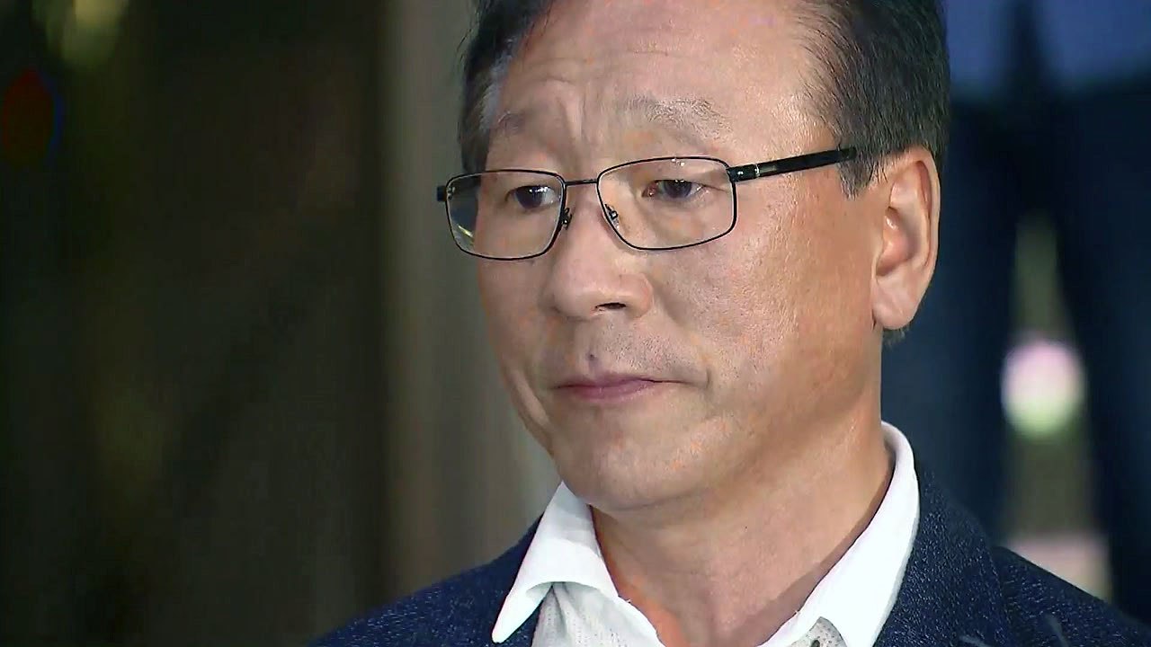 故 김광석 친형 경찰 출석 "의혹 투성이...진실 밝힐 것" / YTN