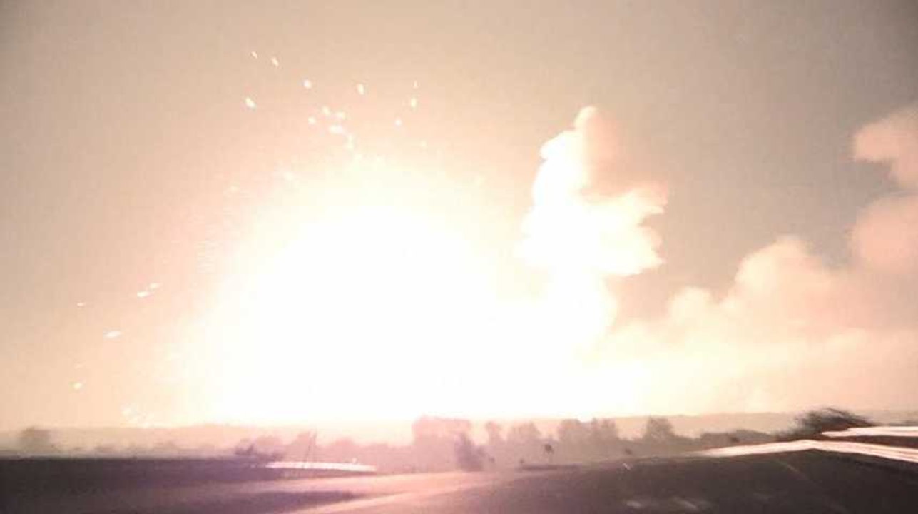 Ukraine : un incendie dans un dépôt de munitions provoque des explosions