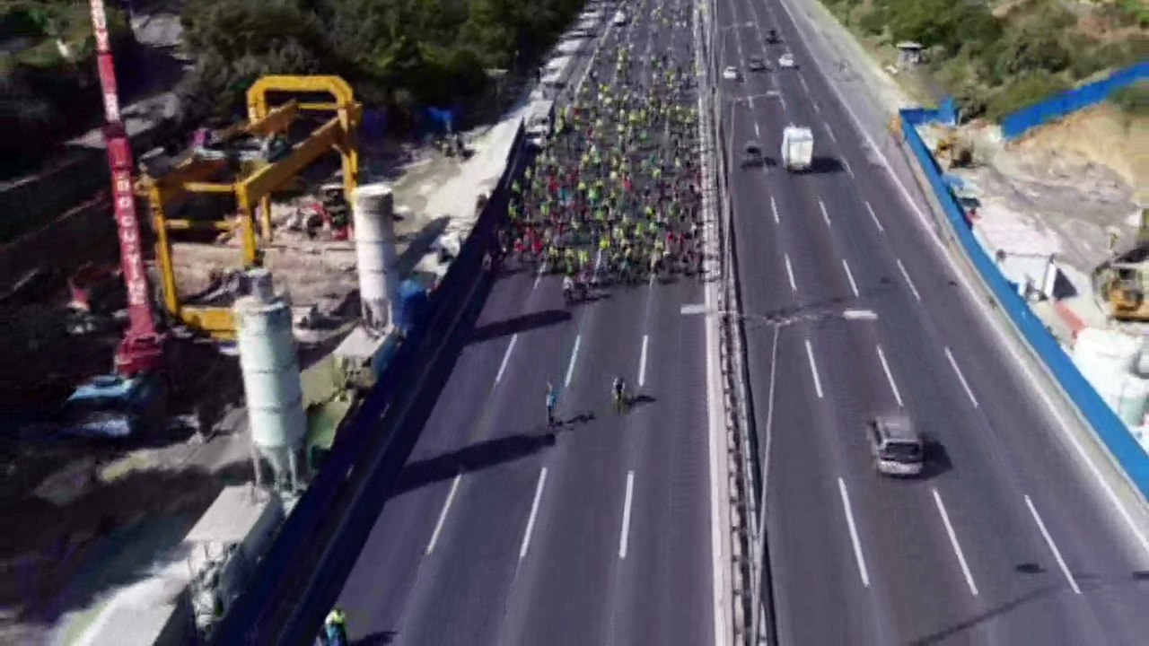 İstanbul'da yüzlerce bisikletliler havadan görüntülendi