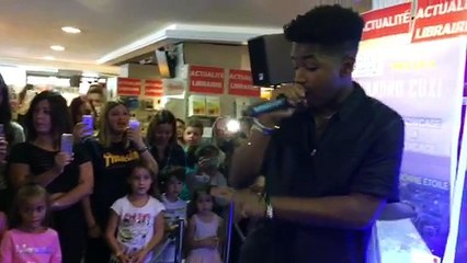 Lisandro Cuxi en show-case à Vence