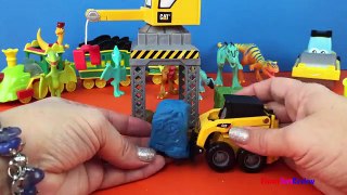 CAT Mini Construction set Mighty Machines with Caterpillar Crane and PlayDoh Loads