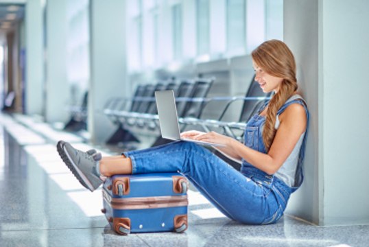6 airport hacks to make traveling easier!