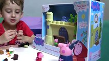 Peppa Pig e George no CASTELO DOS FEIJÕES Minecraft! Em Português Brinquedos Peppa Pig Toys