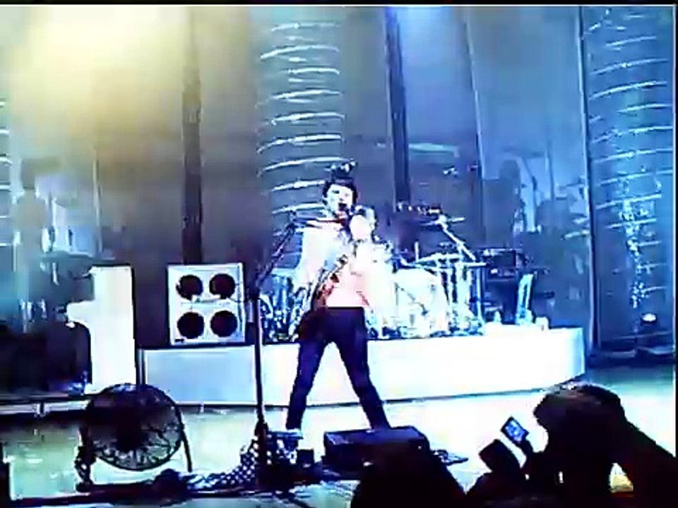 Muse - Stockholm Syndrome clip, War Memorial Auditorium, Nashville, TN, USA  9/13/2006