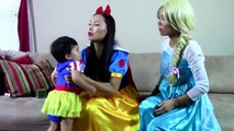 スパイダーマン＆冷凍エルザ病気の赤ちゃん！ 医者、ジョーカー、ジョーカーの女の子、悪い赤ちゃん面白いスーパーヒーローのビデオ