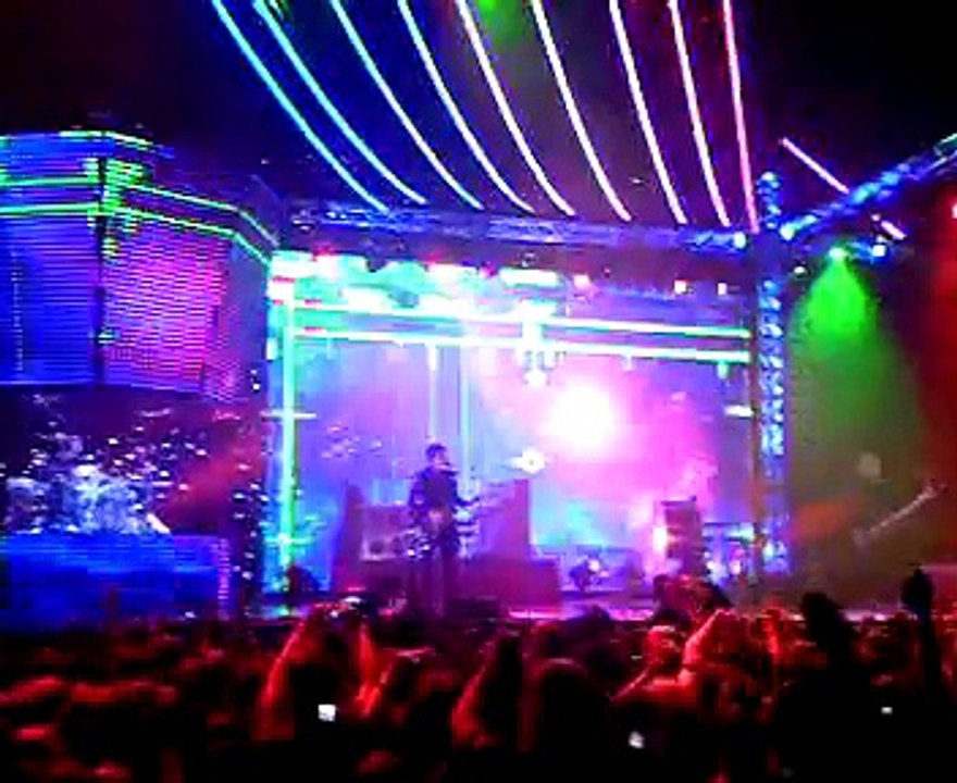 Muse - Stockholm Syndrome, Odyssey Arena, Belfast, UK  11/4/2006