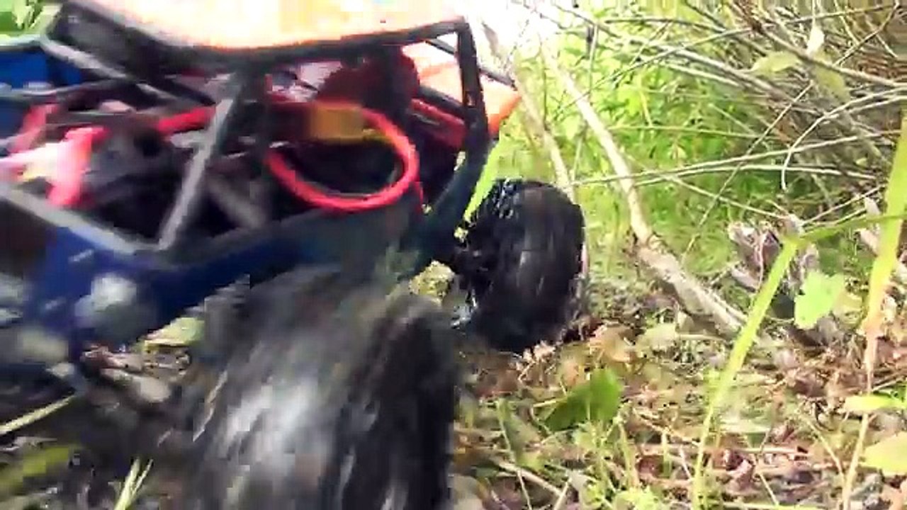 RC Extreme Pictures — RC Cars OFF Road 4x4 Adventure – Mercedes Ener G Force VS Axial Wraith