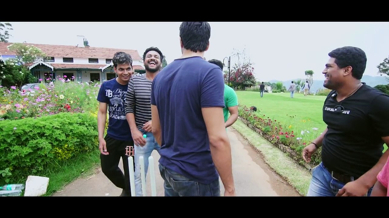 Cricket Match - Kapoor Vs Sons _ Sidharth Malhotra & Fawad Khan-m_2F3XBUi3c