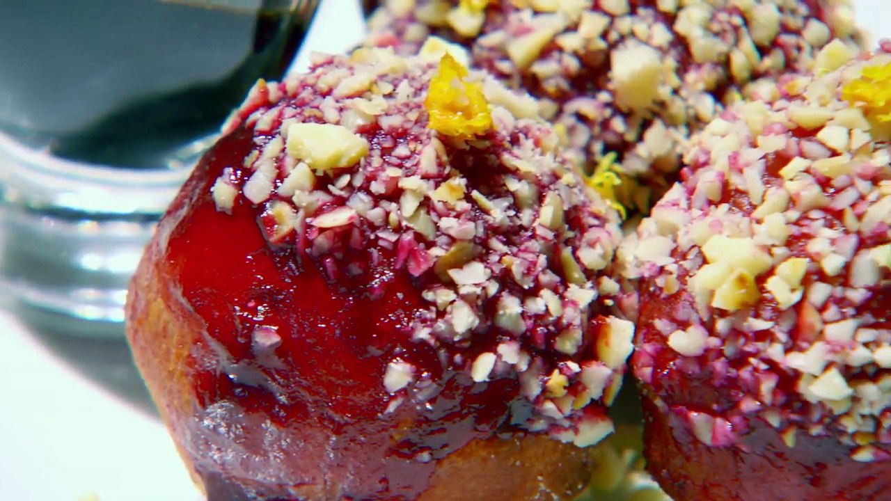 Aarón Sánchez Praises Gabriel's Donuts _ Season 8 Ep. 14 _ MASTERCHEF-U9swYezIyzA