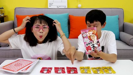 THỬ THÁCH KẸO SIÊU SIÊU CHUA VỚI BỘ BÀI KHỔNG LỒ