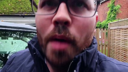 5 YEAR OLD TIPS PIZZA MAN HER MONEY!