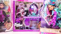 Raven Queens Mom Appears in the Mirror - Ever After High Dolls Review by Stories With Toys & Dolls