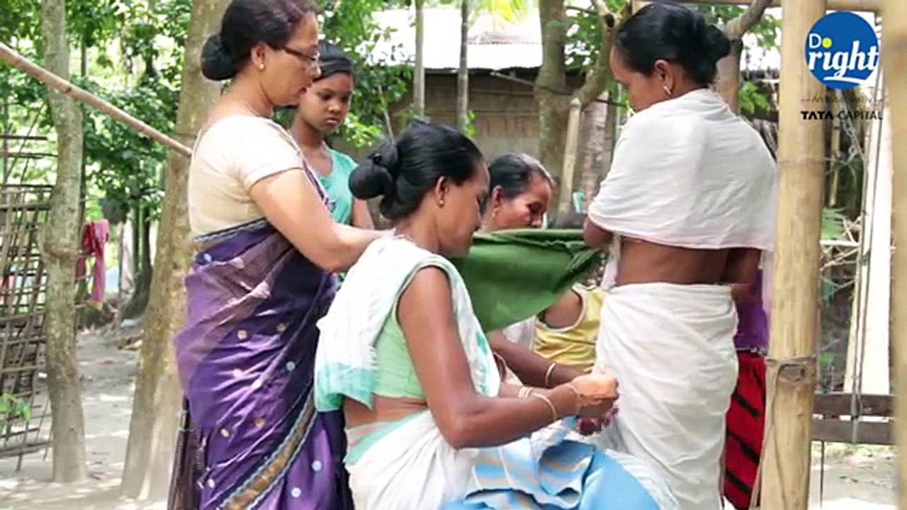 How a shed and 5 handlooms could weave change into the lives of the women of Diphlu Pathar! - Tata Capital