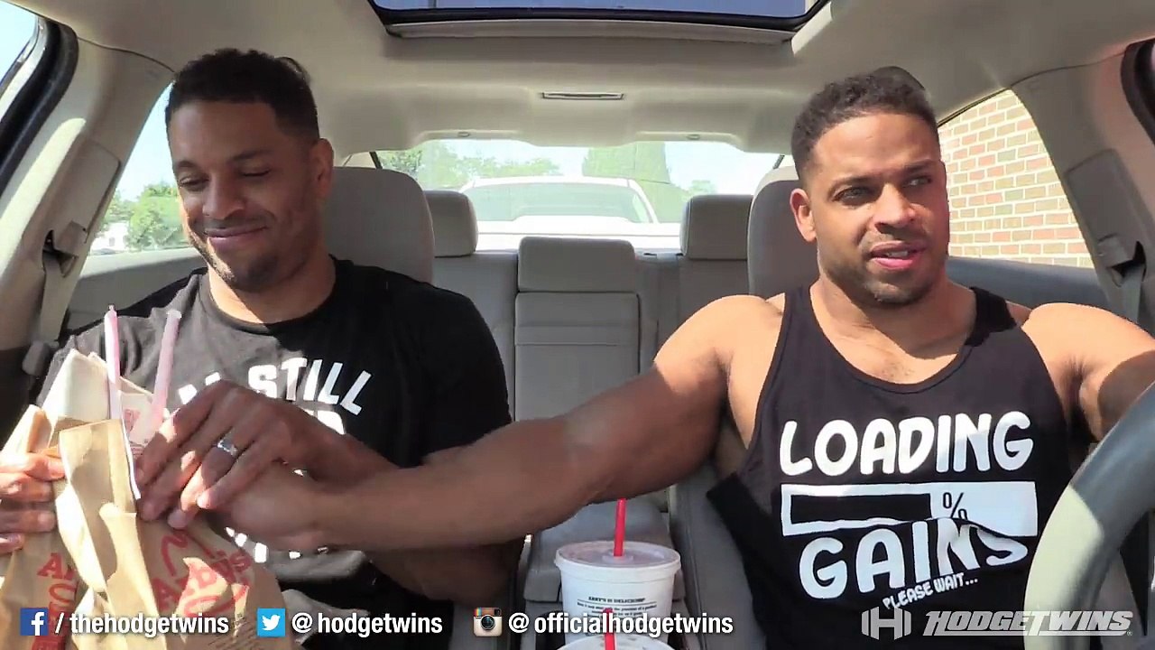 Eating Arby's Chicken Pepperoni Parm & Cinnamon Apple Crisp @hodgetwins