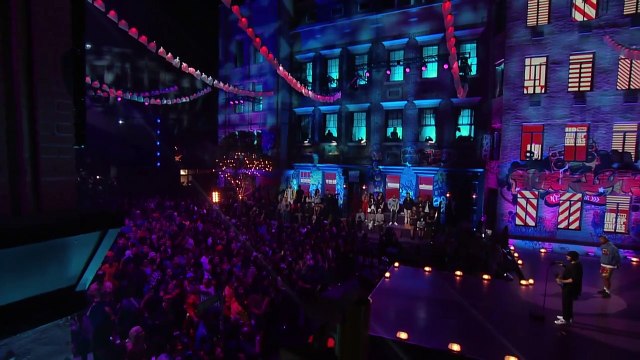 Hype Williams Accepts His Hip Hop Honor Award _ Hip Hop Honors - The 90's Game Changers-bZqtxIrqE-4