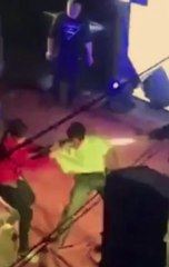 Dansçı Kızı Kucağına Alıp Dans Eden Adam, Karısından Meydan Dayağı Yedi