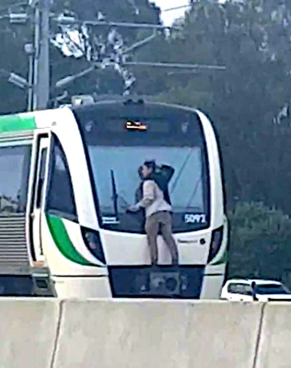 Man Spotted Clinging On To train Windscreen Wiperst