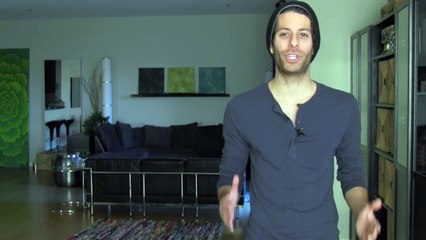 7 Hidden Body Language Clues That She Likes You