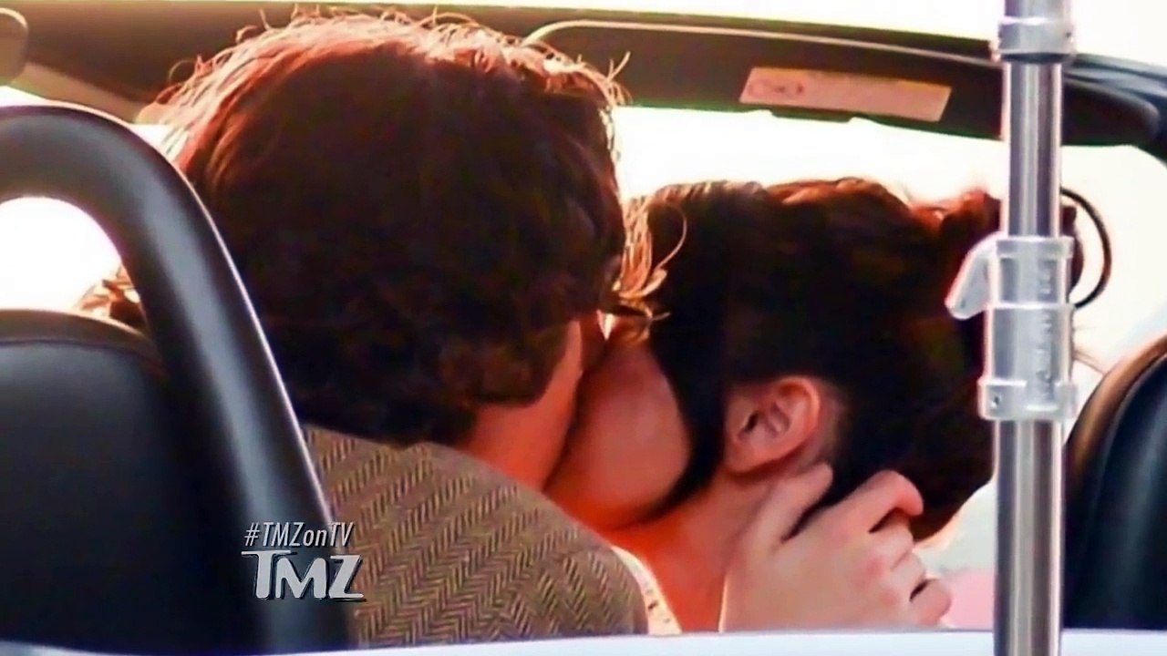 Selena Gomez Makes Out On Set _ TMZ TV-XNfyA2T48JU