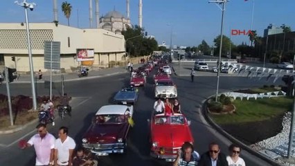 Adana'da Sanatçılar Sevgi Korteji'yle Halkı Selamladı 2-