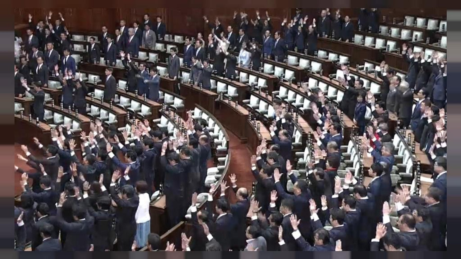 ⁣В Японии распущена нижняя палата парламента
