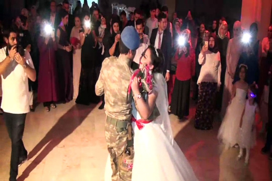 Böyle olur TÜRK askerinin düğünü