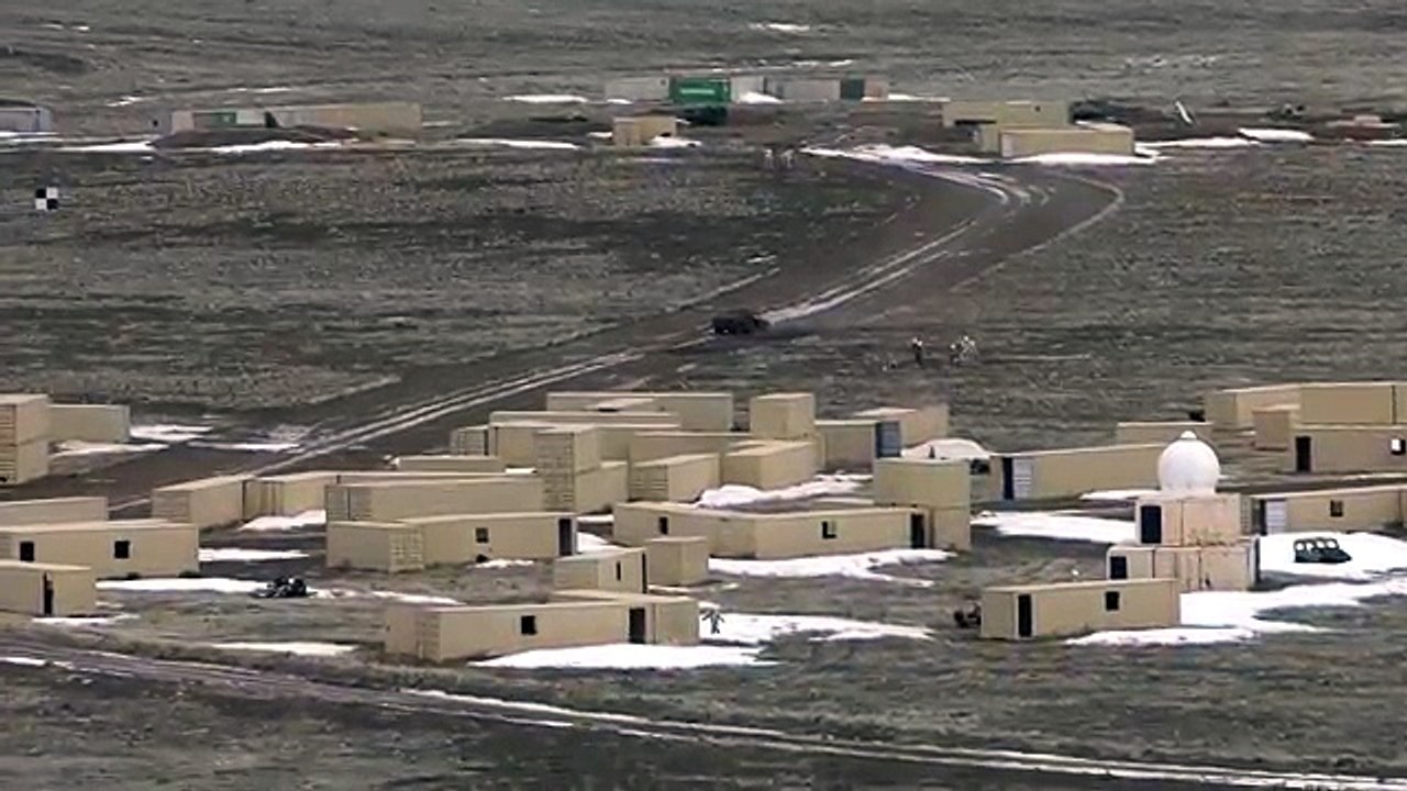 Awesome A-10 Warthog in Action / Firing the Dreaded GAU-8 Gatling Gun VS Humvee