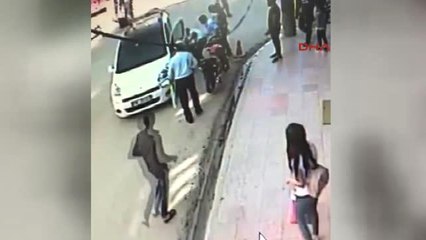 Nusaybin'de Otomobilin Altında Kalan Çocuk Yaralı Kurtuldu