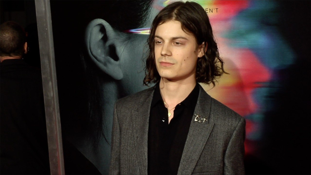 Børns "Flatliners" World Premiere Red Carpet