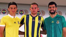 Fenerbahçe Yeni Transferleri İçin Ülker Stadında İmza Töreni Düzenledi