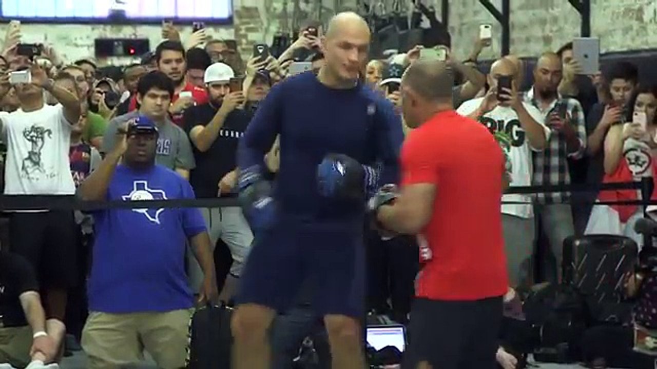Junior Dos Santos gives wide-ranging interview at UFC 211 Workout Day | UFC 211
