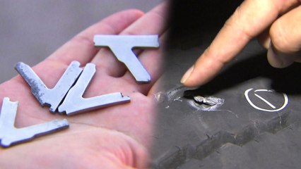 고속도로에 떨어진 철제 부품...차량 수십 대 타이어 파손 / YTN