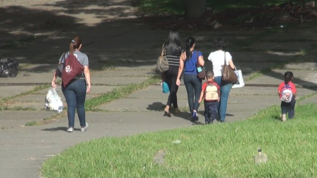 Niños y jóvenes abandonan los estudios en una Venezuela debido a la crisis
