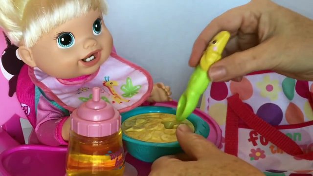 Feeding baby alive new teeth MESSY DIAPER and whats in her DIAPER BAG