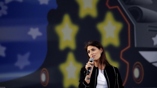 Roma: cade l'accusa di abuso d'ufficio contro Virginia Raggi