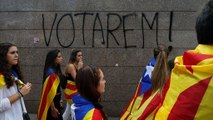 Barselona'daki üniversite öğrencileri referandum yanlısı gösterilerini sürdürdü