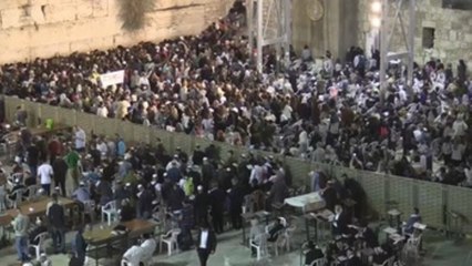 El Muro de las Lamentaciones se llena de ruegos de perdón con las "slijot"