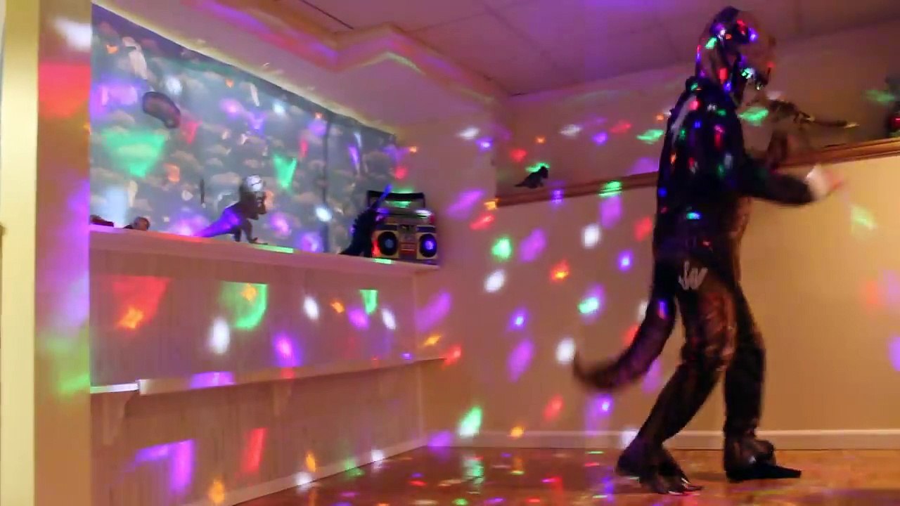 JURASSIC WORLD ECHO Dinosaur Song Video with REAL LIFE T-REX + Dancing DINOSAURS Toy Pals TV