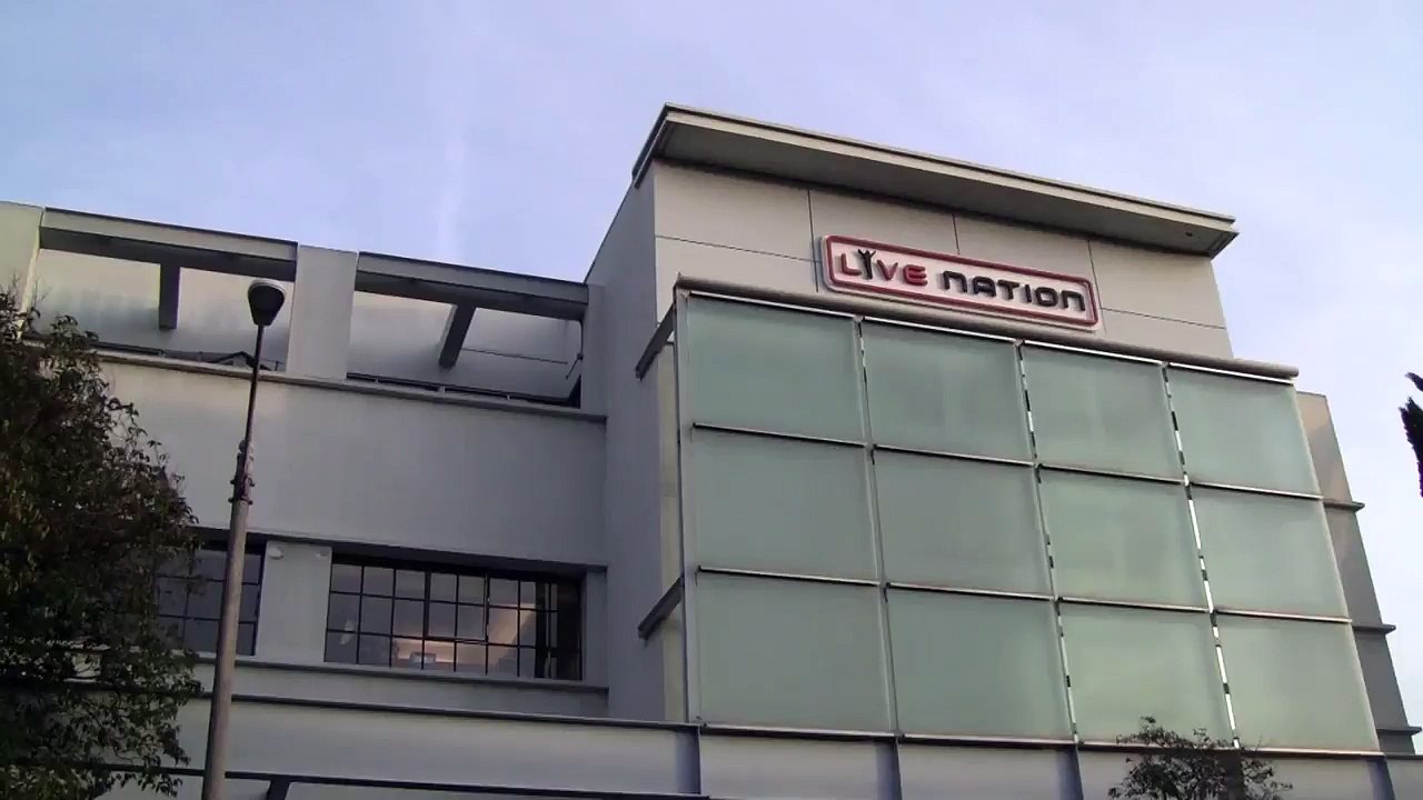 Charlie Sheen Wields Machete, Drinks Tiger's Blood On Rooftop  [2011]