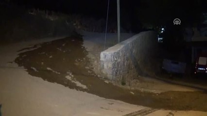 Fethiye'de Kanalizasyon Suyunun Yola Aktığı İddiası