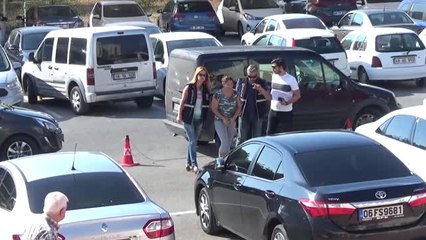 Temizlikçi Kadın Sahte Kimlik ve Çalıntı Kredi Kartlarıyla Yakalandı