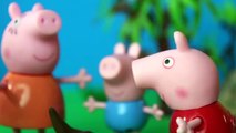 Peppa Pig George com nojo de limpar o cocô do dinossauro - Família Peppa Portugues Completo Brasil