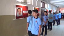 Anadolu Lisesinde 'Şehitler Koridoru'