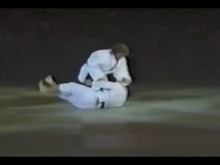 BRAZILIAN JIU JITSU  (CHUCK NORRIS AND CARLOS MACHADO)
