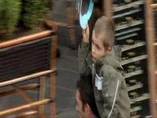 nos amis....les terriens( le non-clip video)