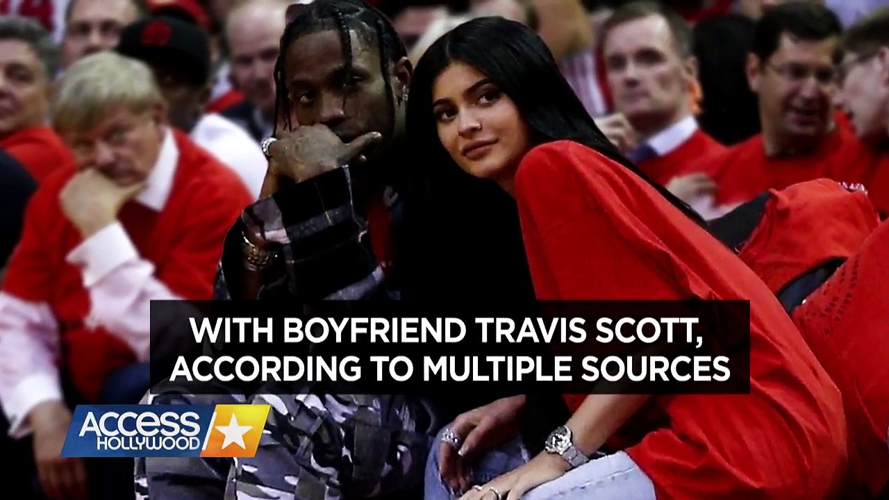 Kylie Jenner Pregnant - Reality Star & Makeup Mogul Expecting First Child With Travis Scott (Report)-9Jz1X6gfjR0