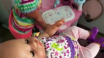 Baby Born Puppe geht zum Arzt - Baby Doll meets Doctor Mia